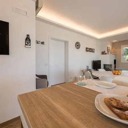 Sea - Isulatravel Villa *